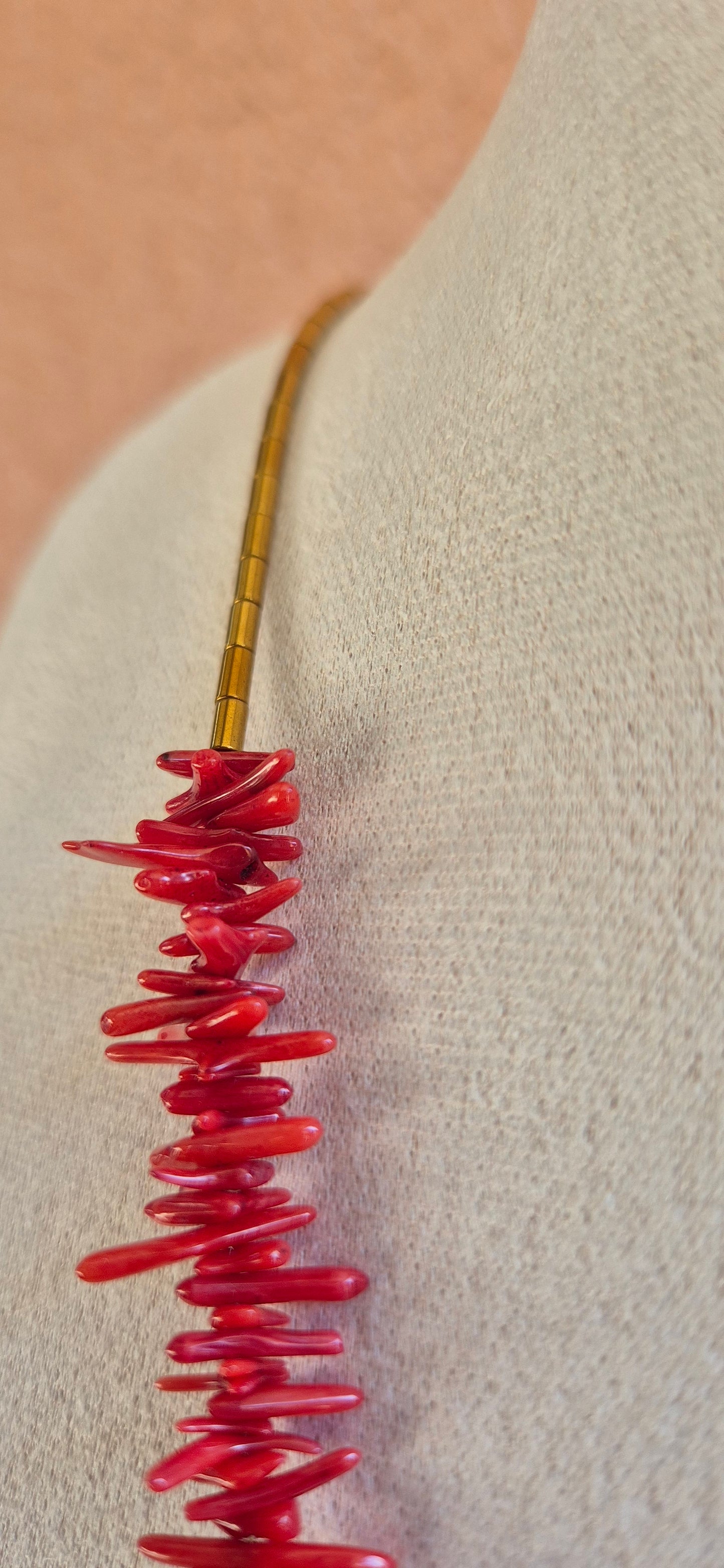 Collier hématite et bambou rouge