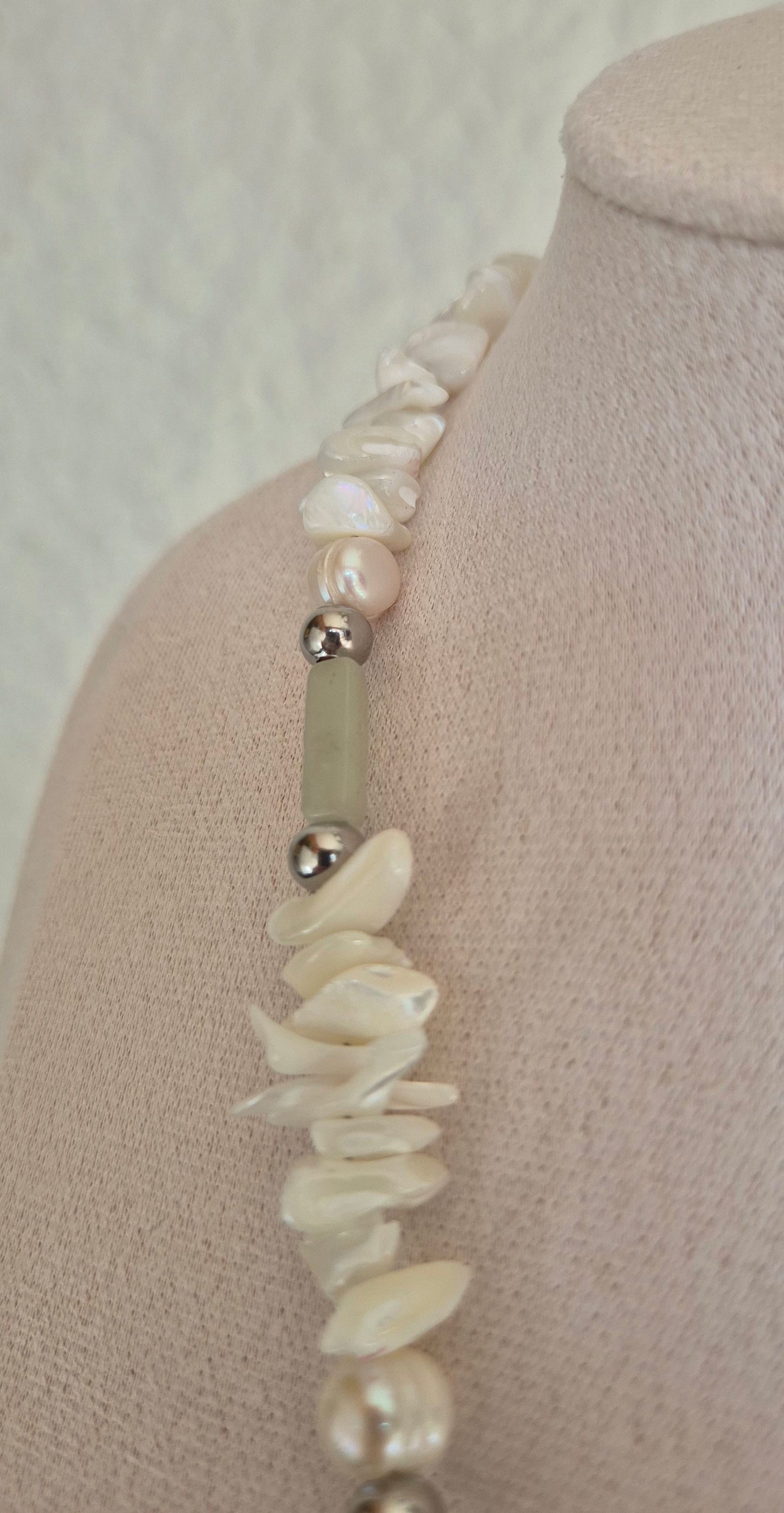 Collier coquillage & pendentif fleur en nacre