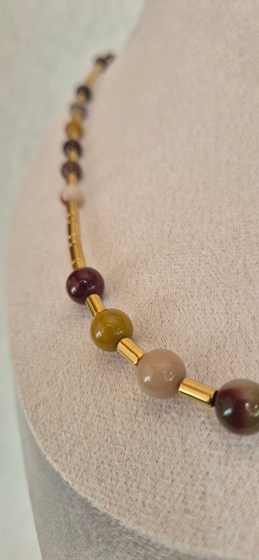 Collier pierres Mookaite