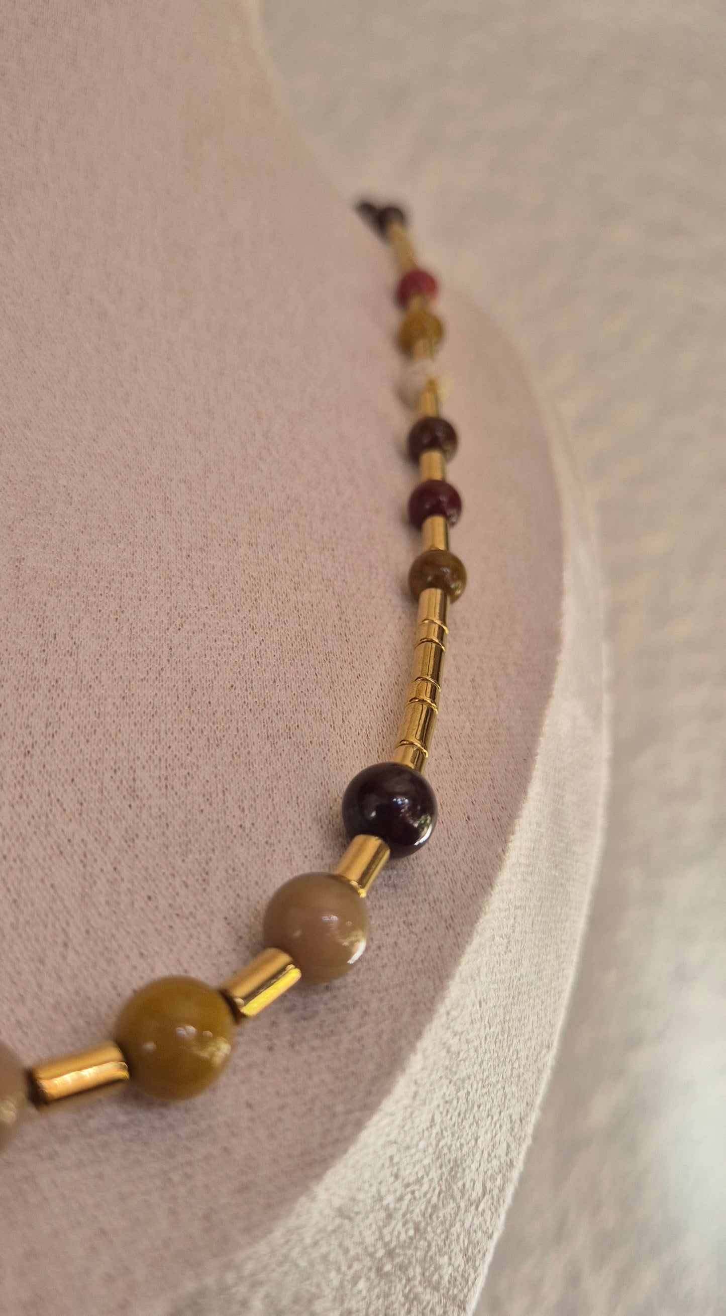 Collier pierres Mookaite