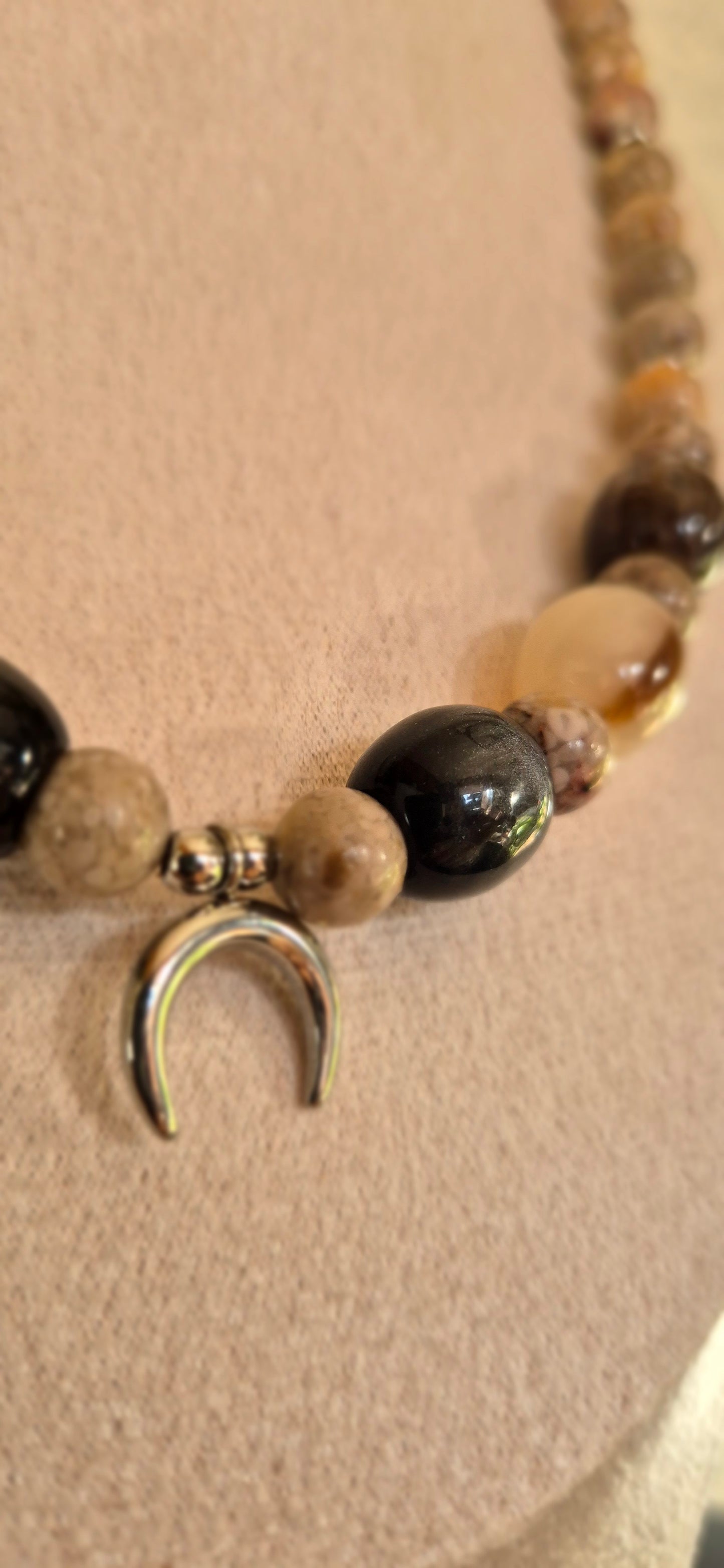 Collier chrysanthème & lune