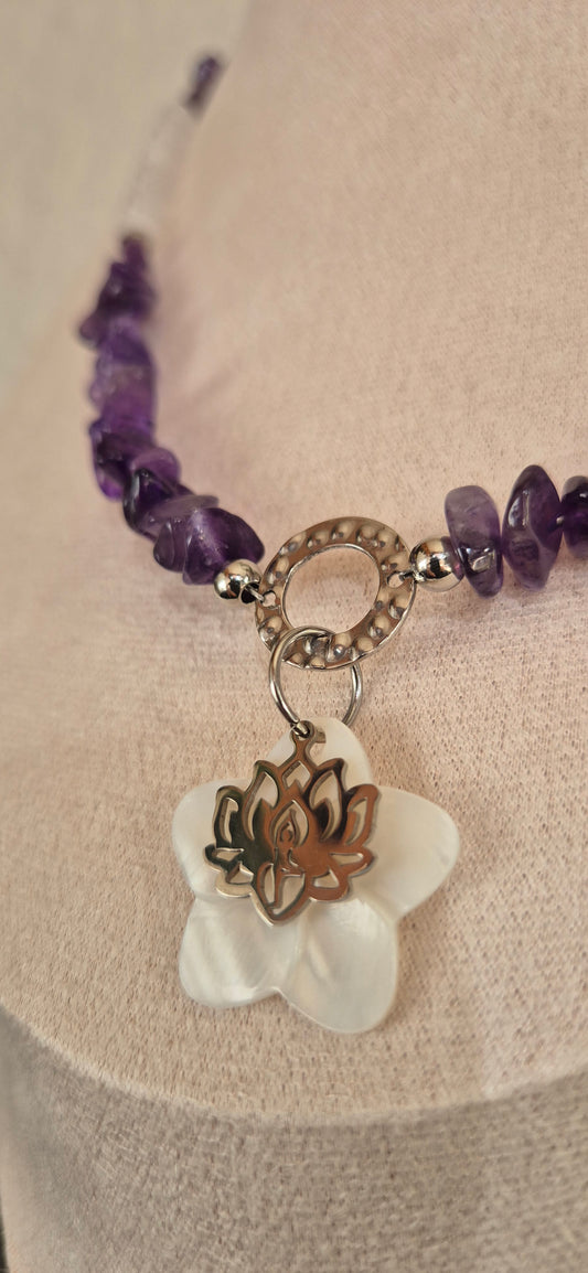 Collier améthyste et fleur de nacre