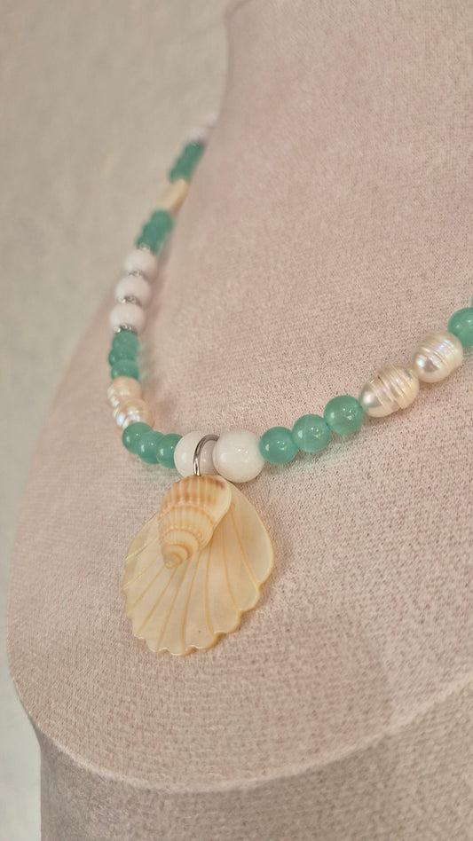 Collier aux éléments naturels