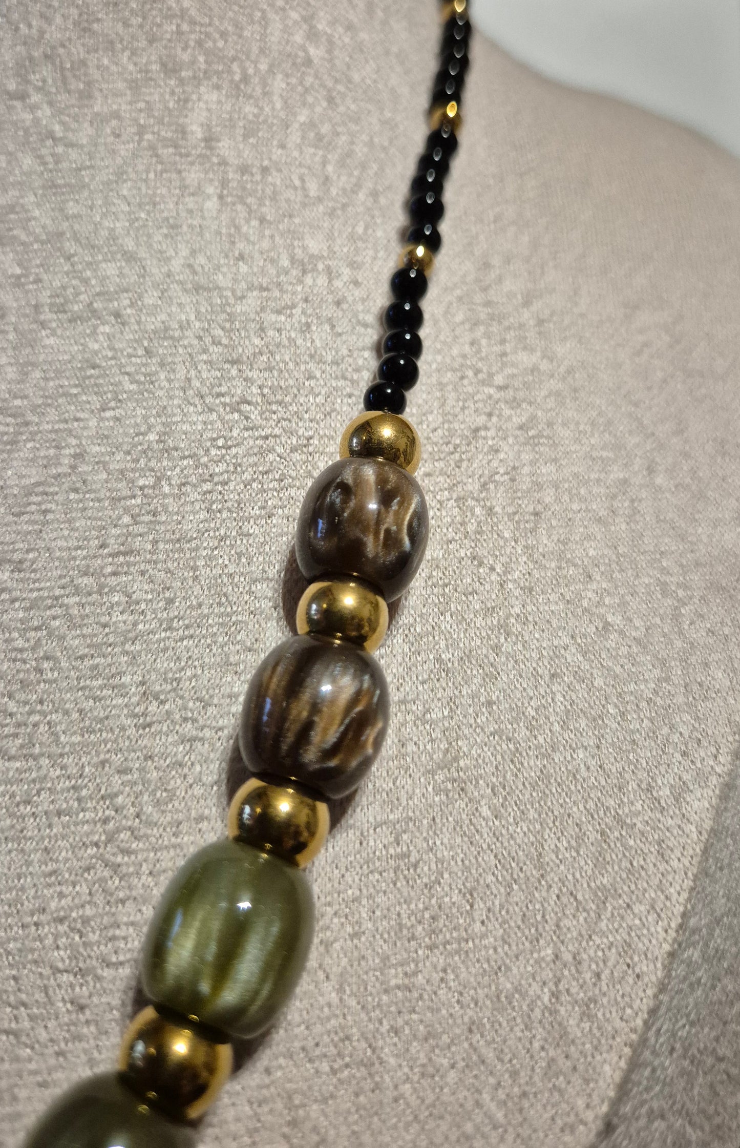 Collier onyx & résine verte et noire
