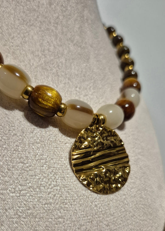 Collier oeil de tigre & résine blanche et dorée
