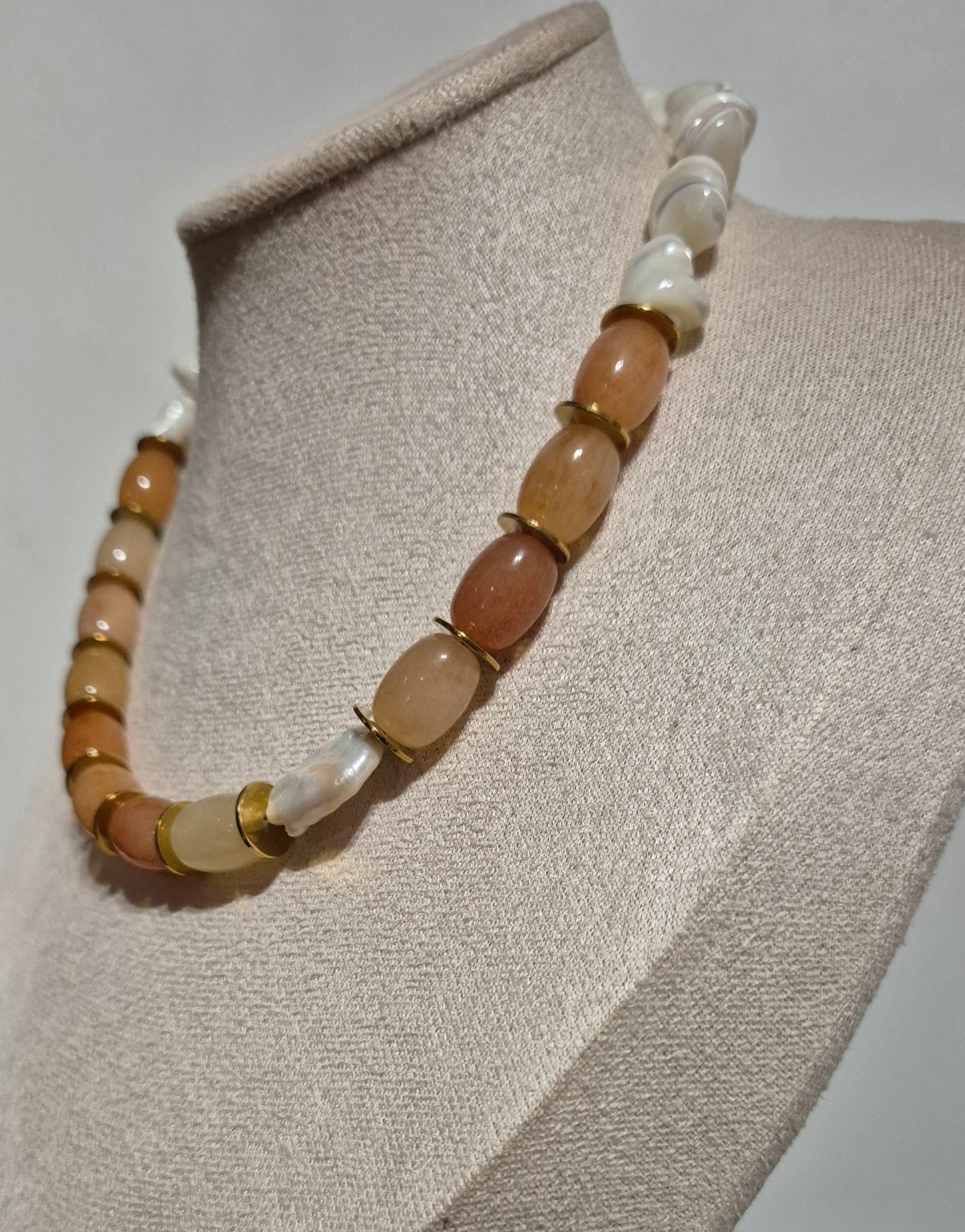 Collier calcédoine orange & perle baroque