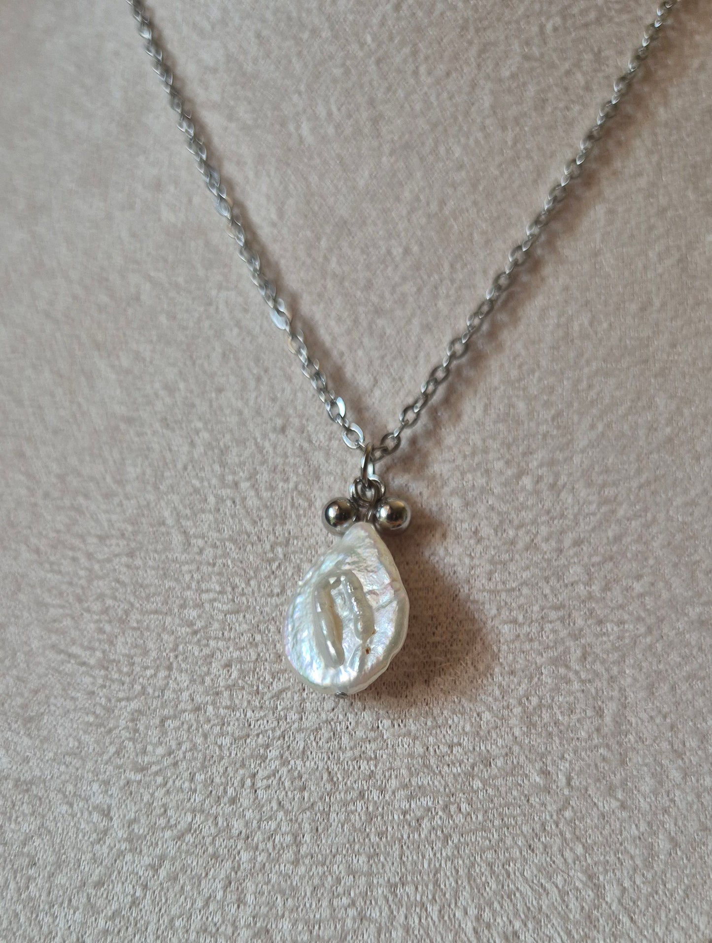 Collier acier & perle baroque