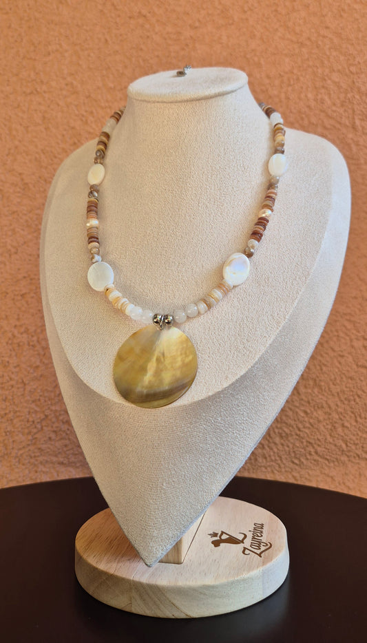 Collier coquillage naturel & pendentif rond