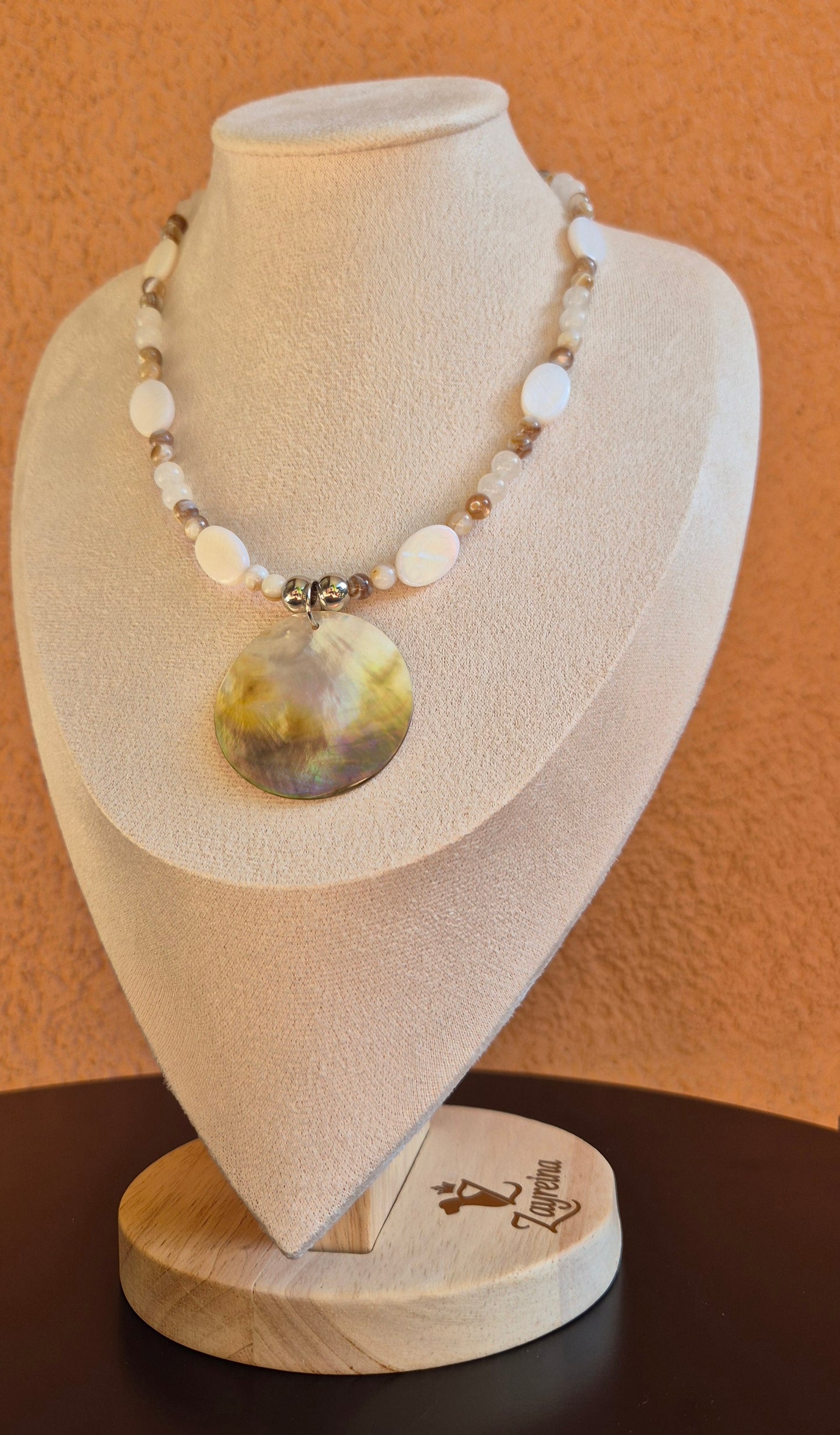Collier coquillage naturel & pendentif rond