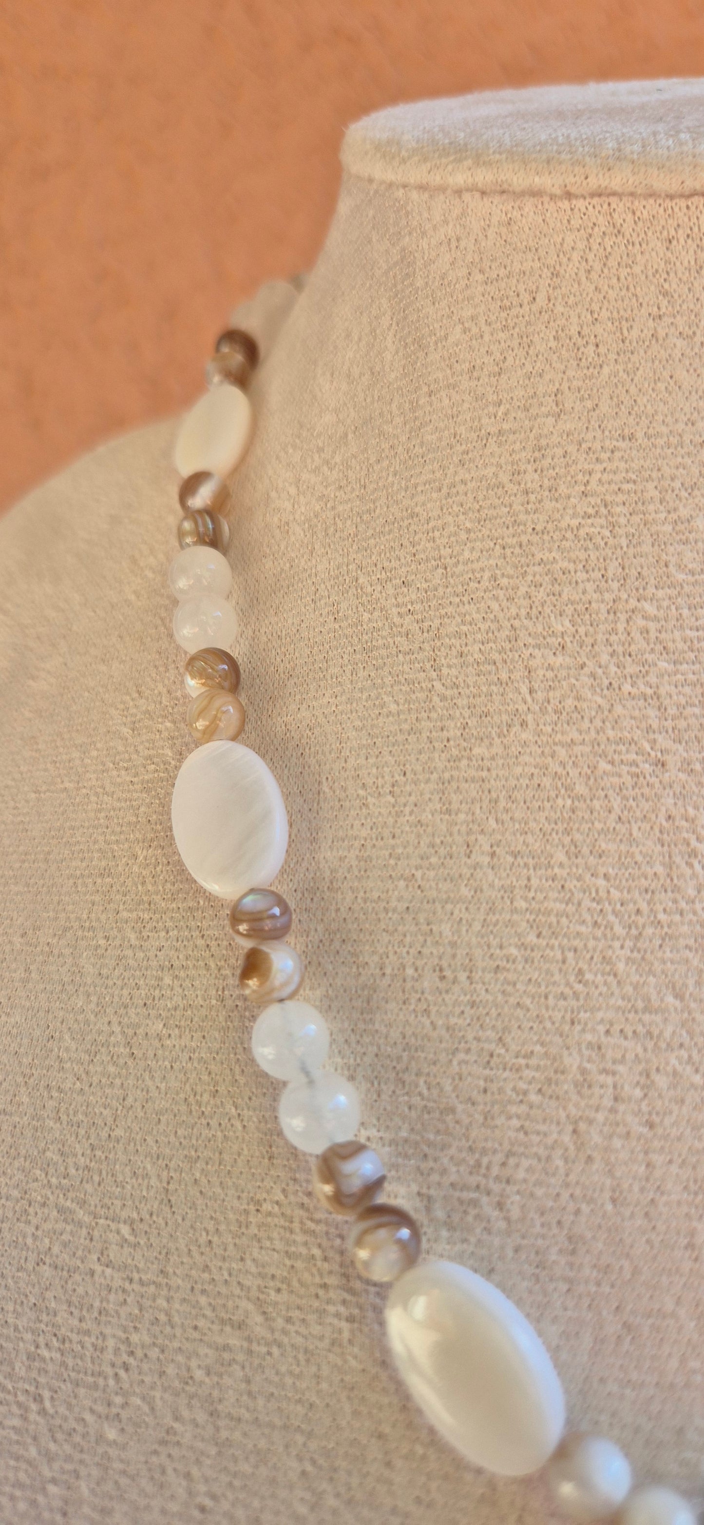 Collier coquillage naturel & pendentif rond