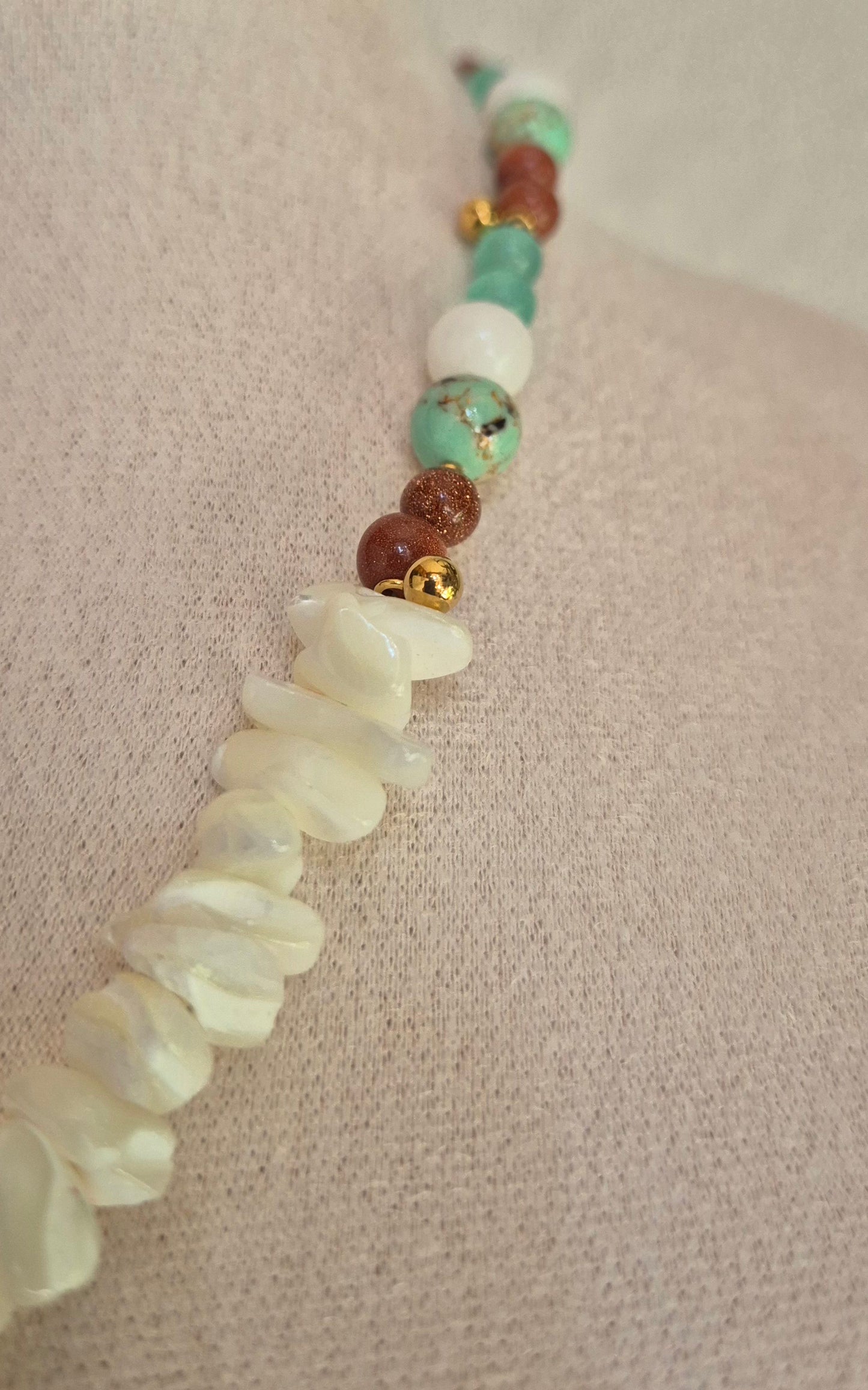 Collier pierres naturelles & lune