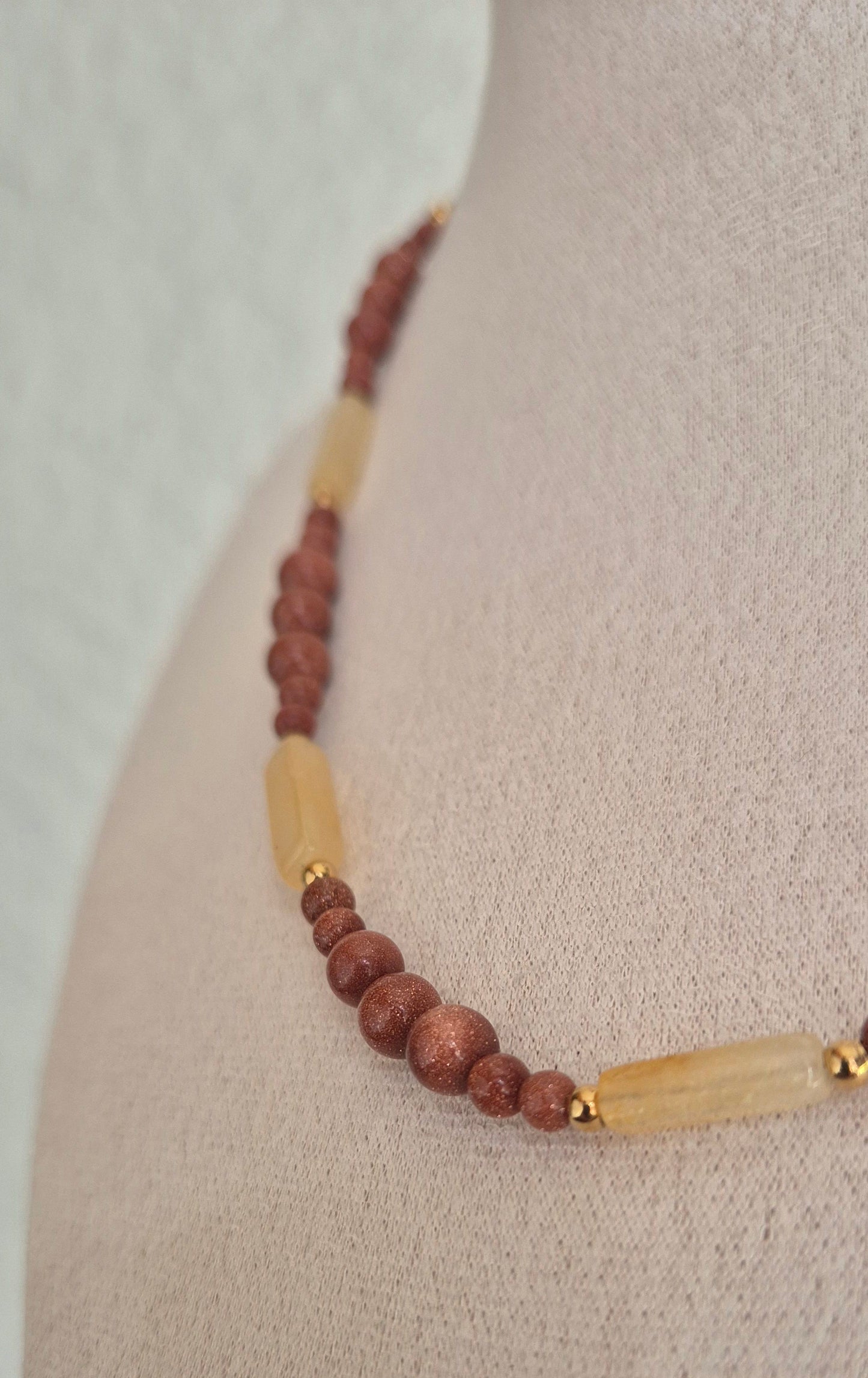 Collier jade jaune & pierre de soleil