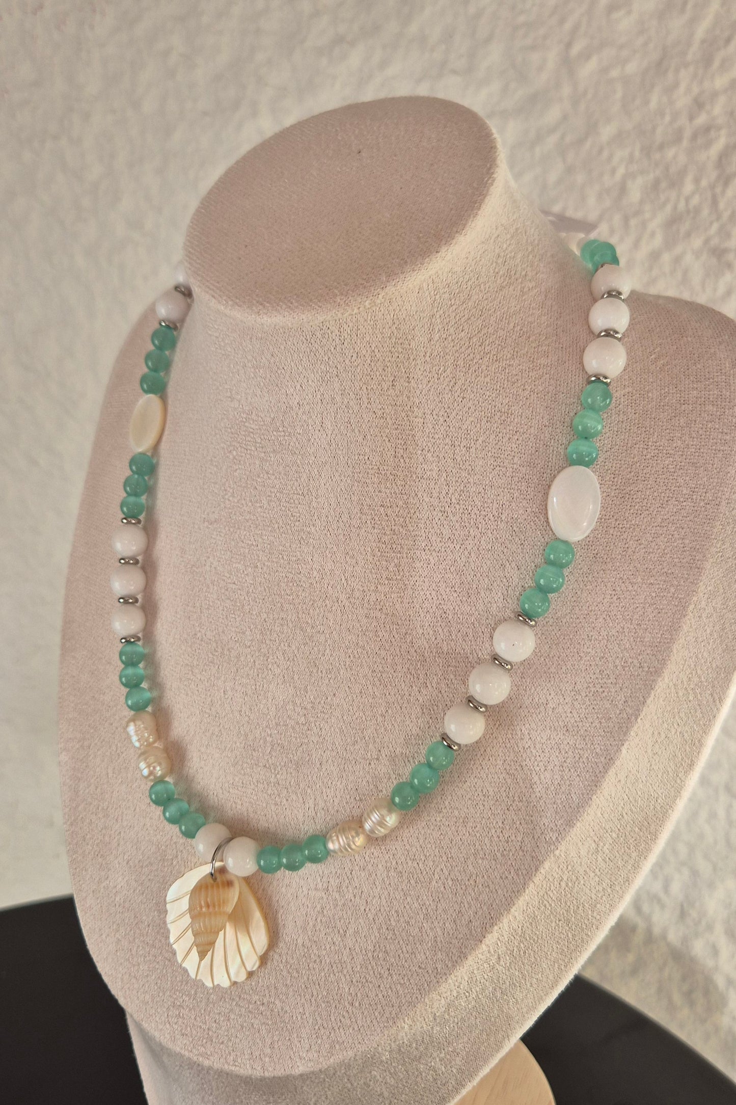 Collier aux éléments naturels
