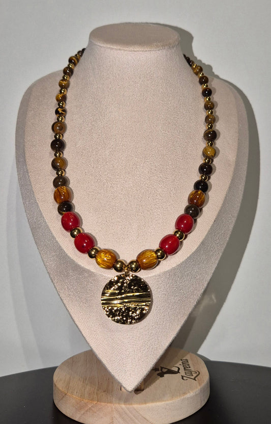 Collier Oeil de tigre & résine rouge et dorée