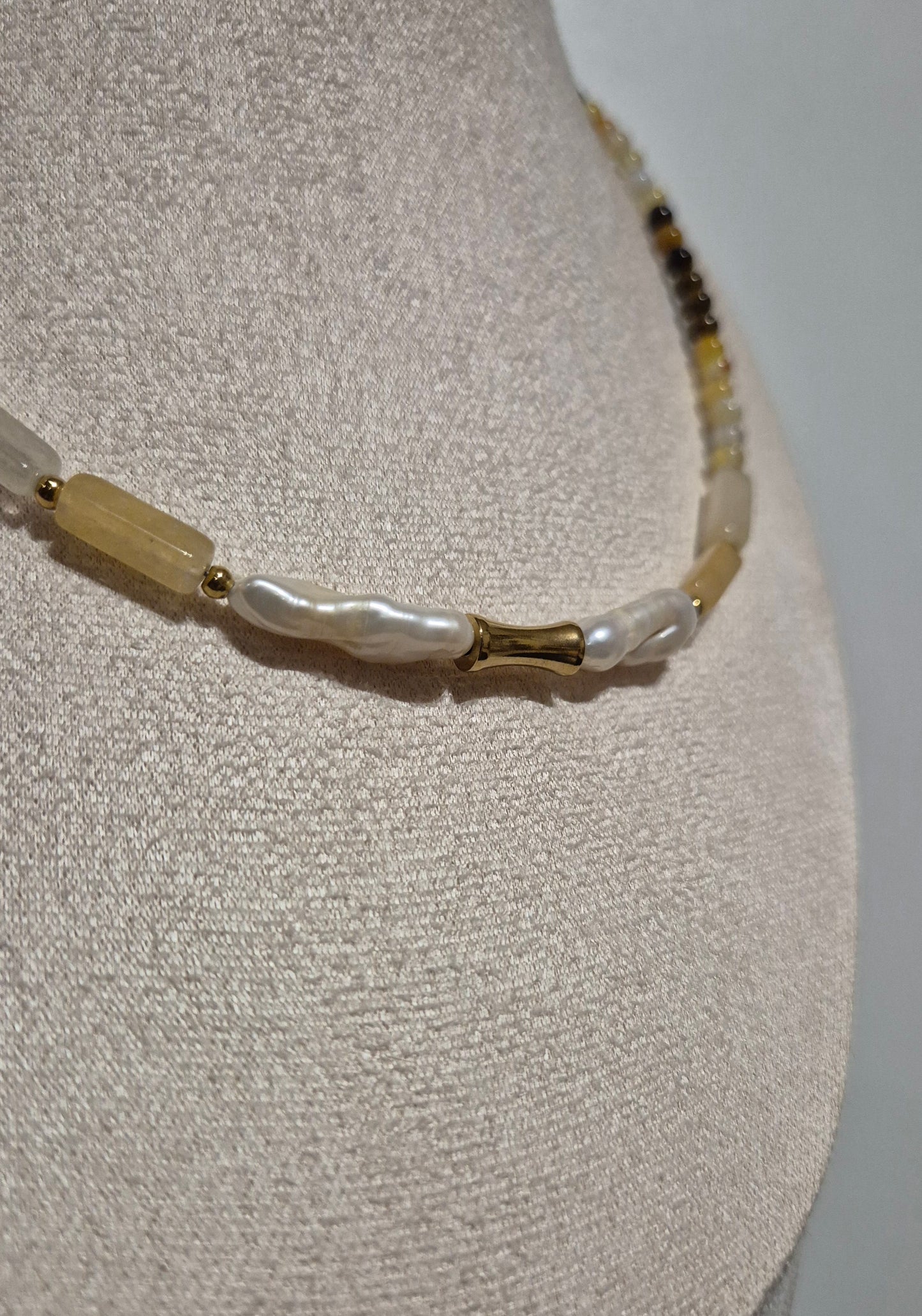 Collier jade jaune, oeil de tigre & perles