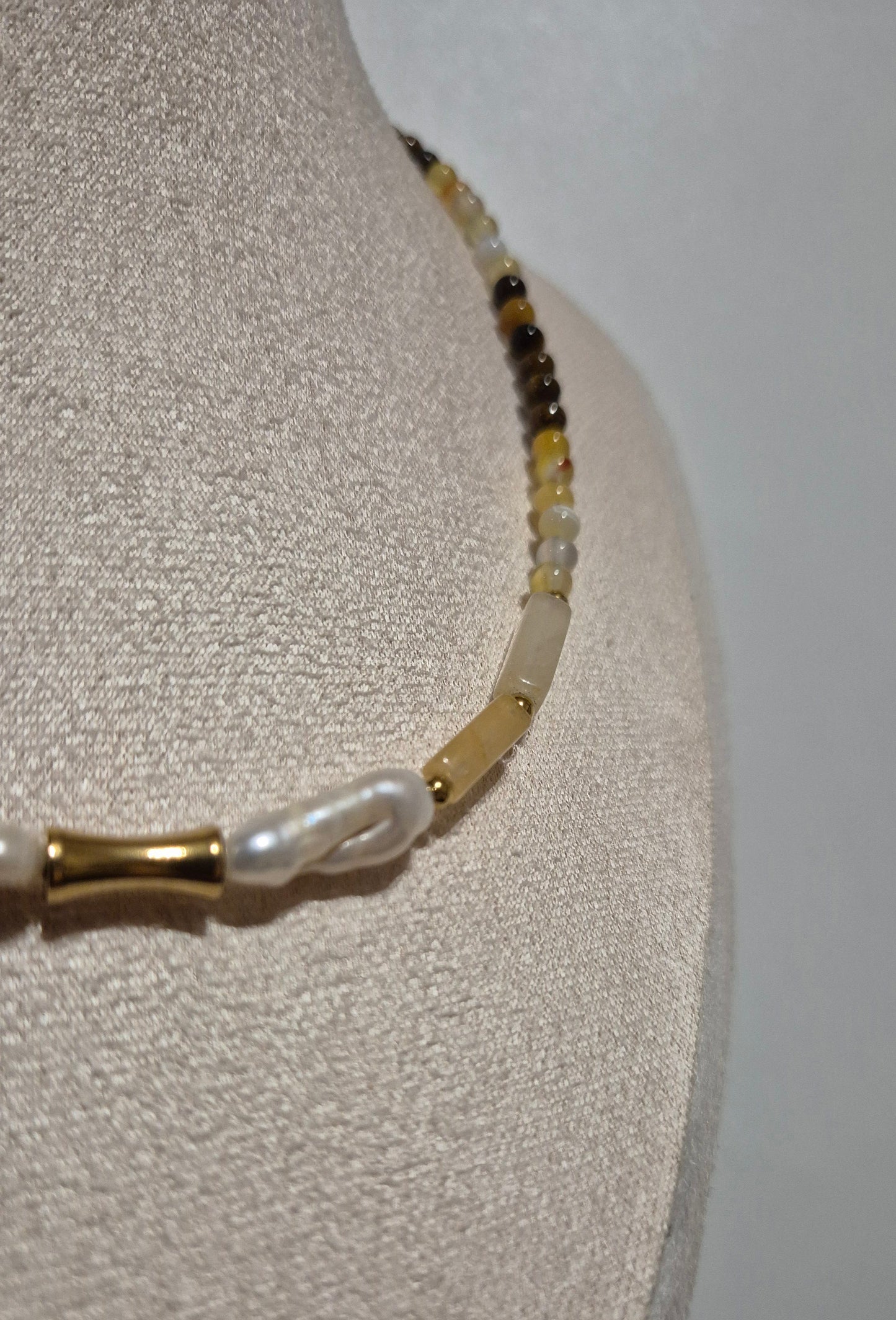 Collier jade jaune, oeil de tigre & perles