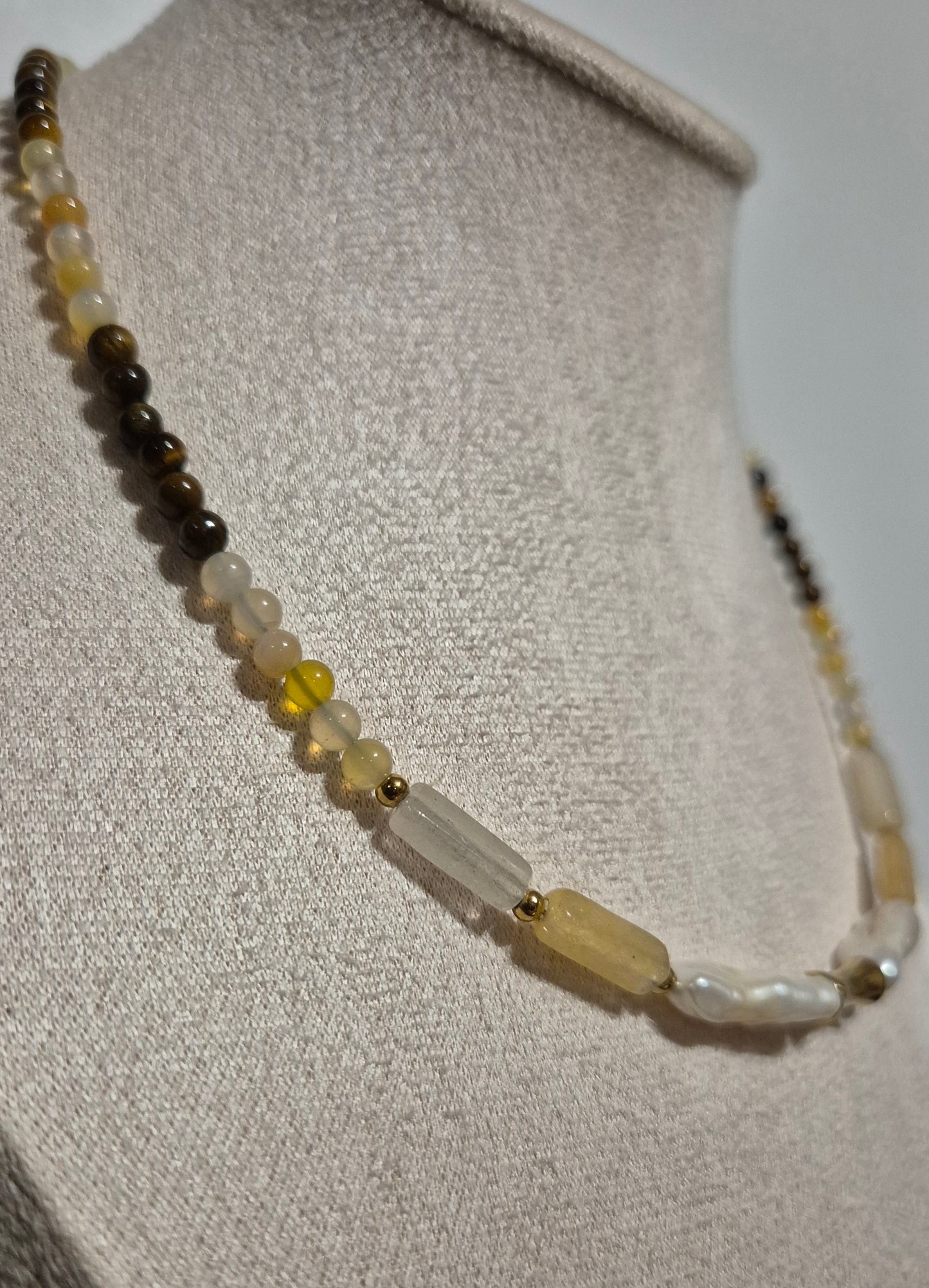 Collier jade jaune, oeil de tigre & perles