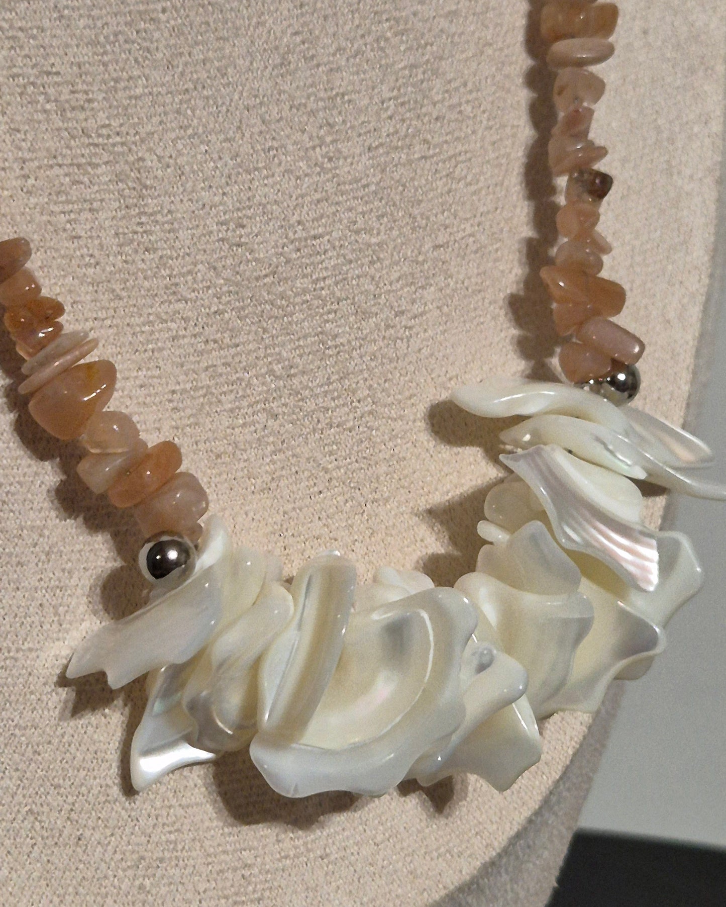 Collier pierre de soleil & coquillage