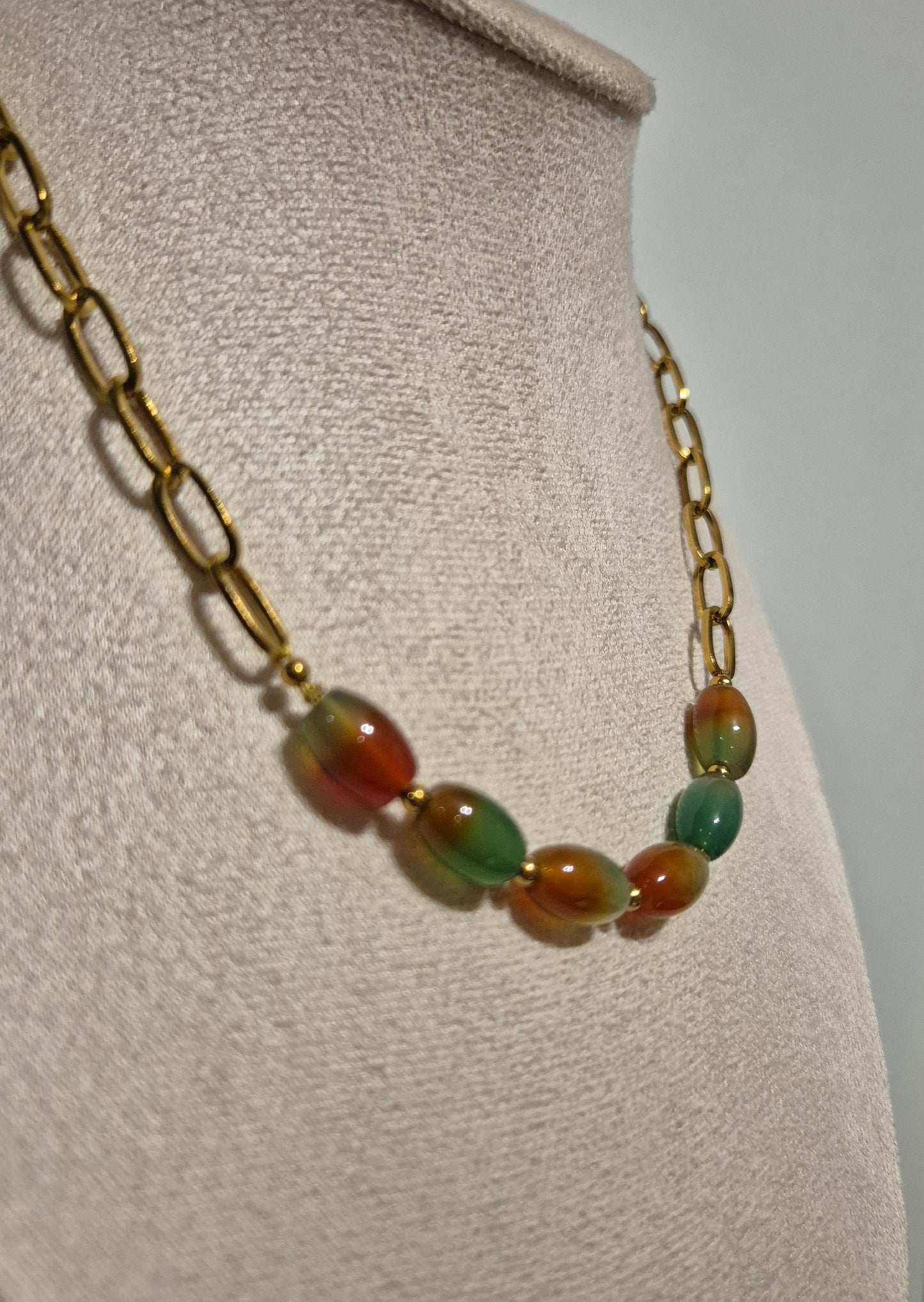 Collier chaîne dorée & agate peacock