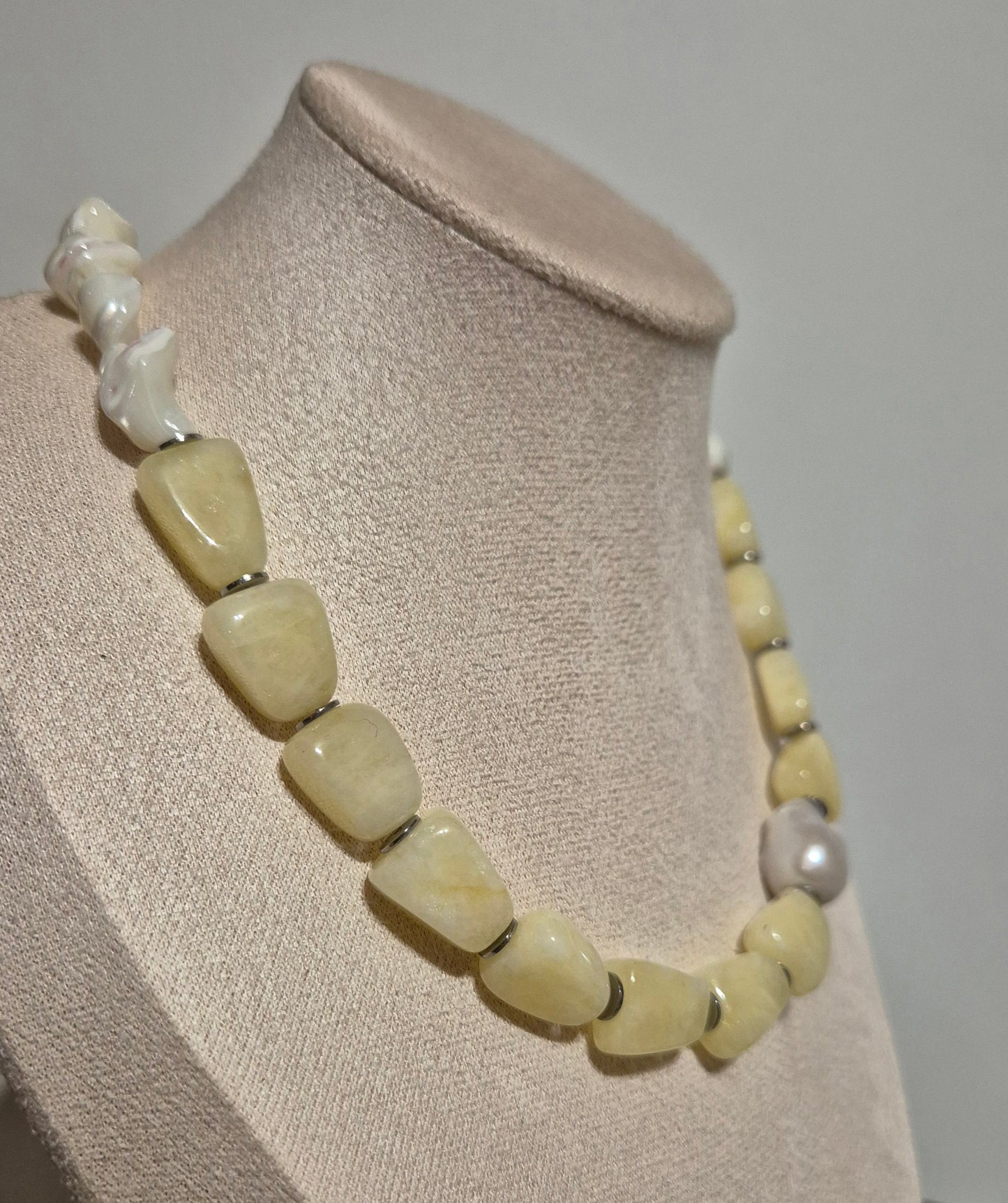 Collier aragonite jaune & coquillage