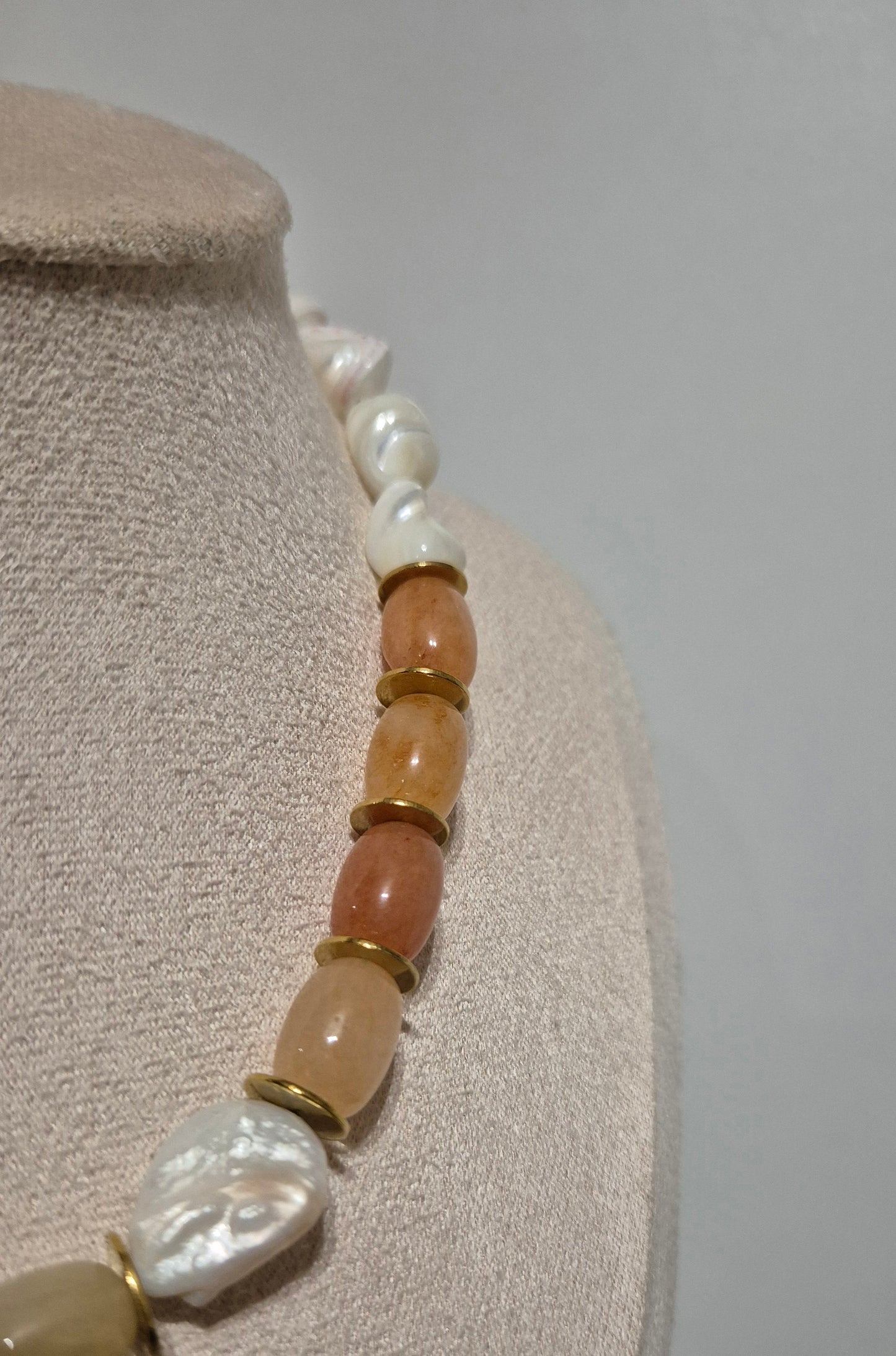 Collier calcédoine orange & perle baroque