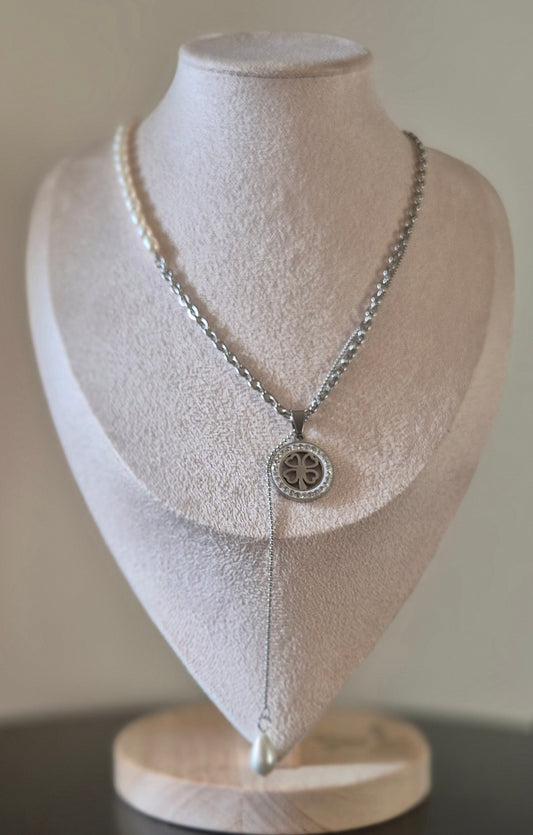 Collier acier, perles & trèfle