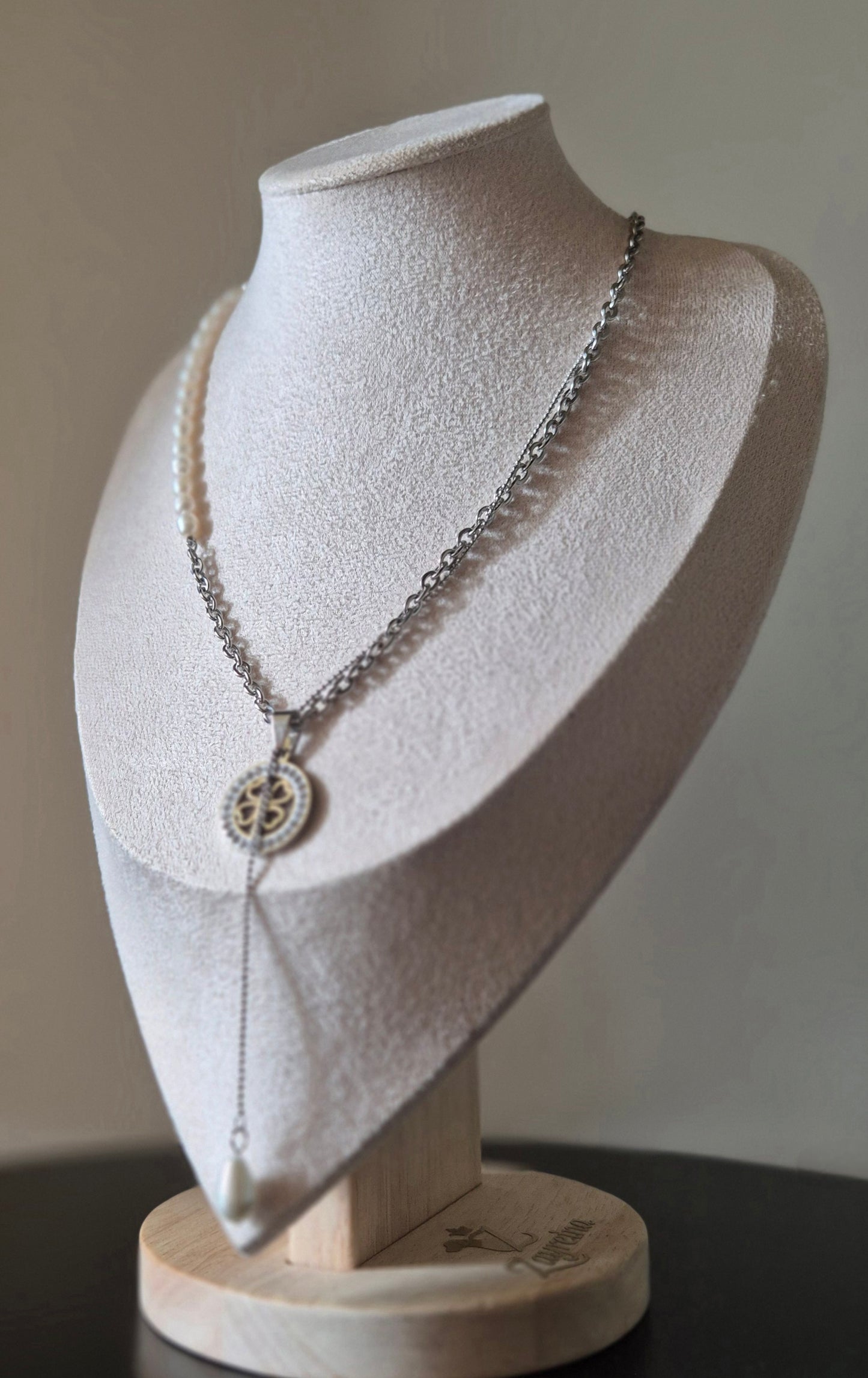 Collier acier, perles & trèfle