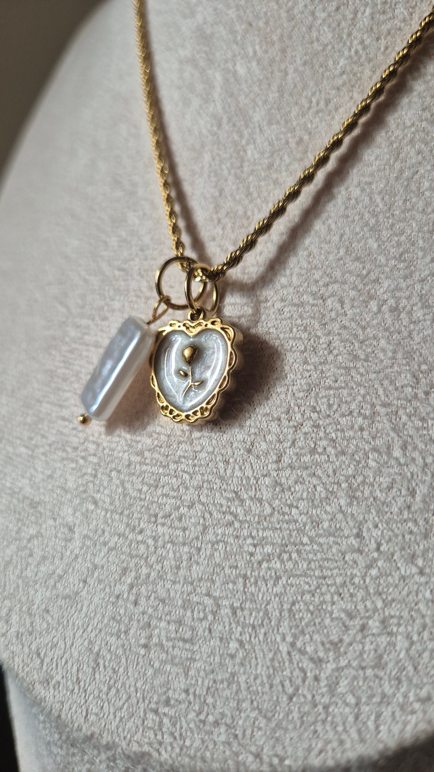 Collier en acier inoxydable doré & deux pendentifs