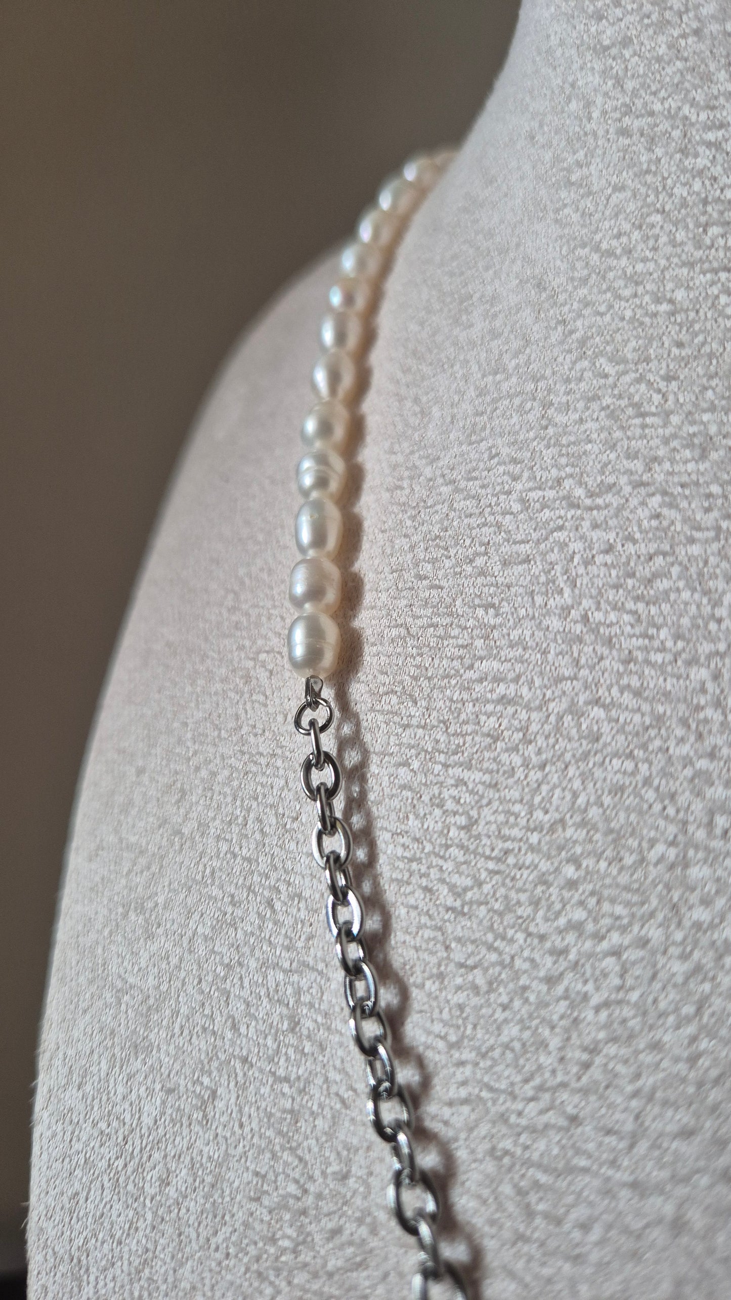 Collier acier, perles & trèfle