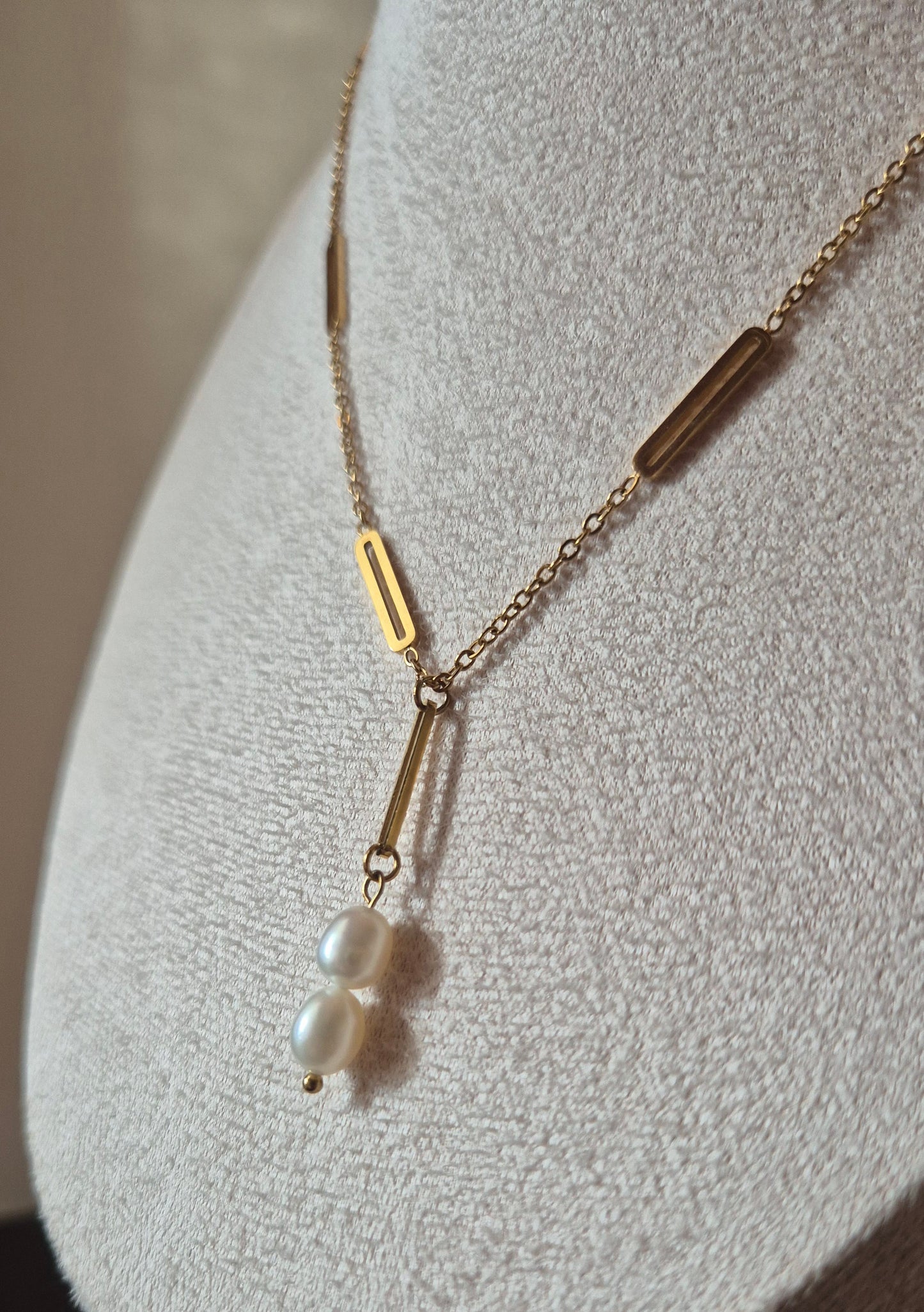 Collier doré & perles perles