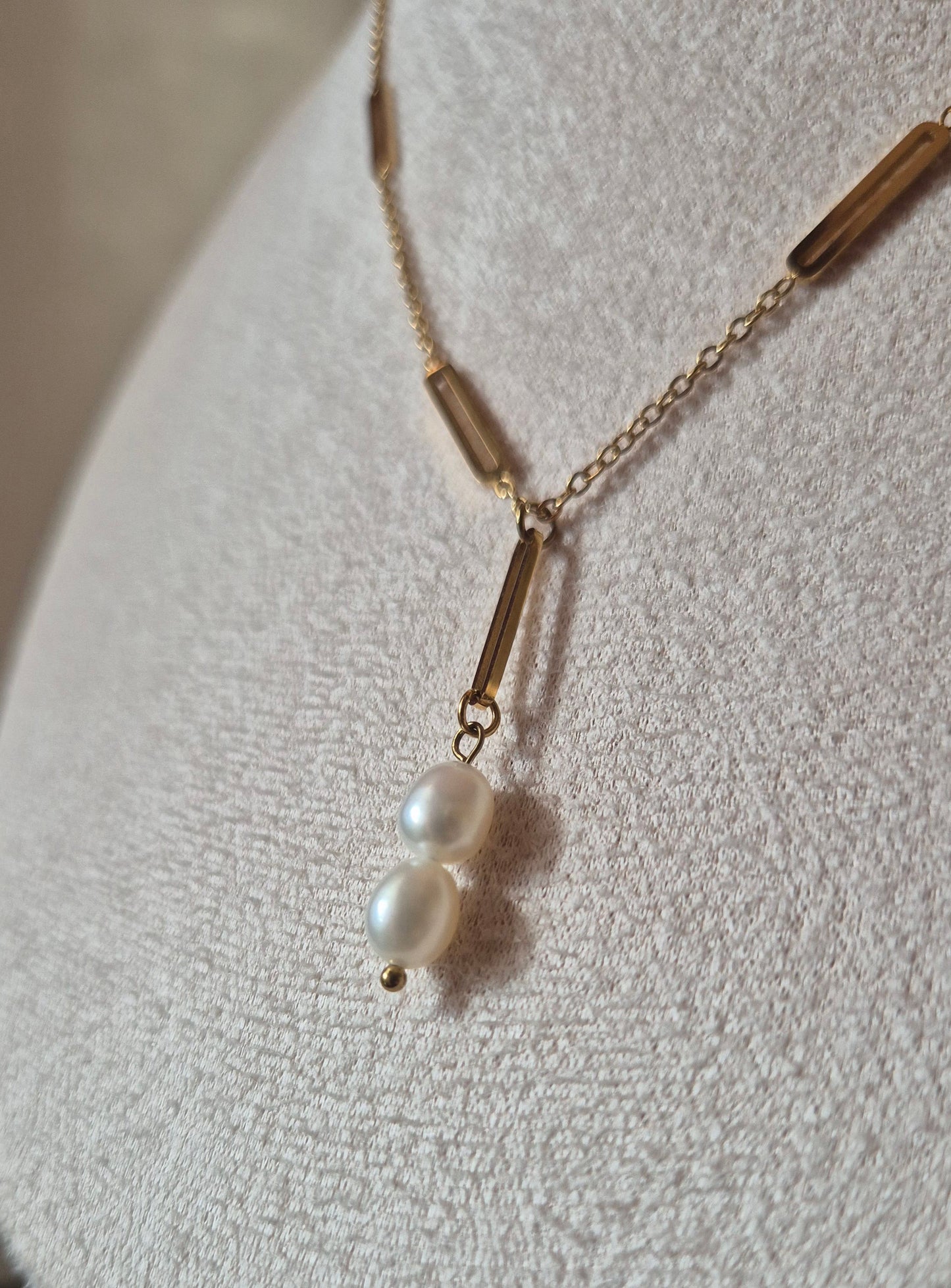 Collier doré & perles perles