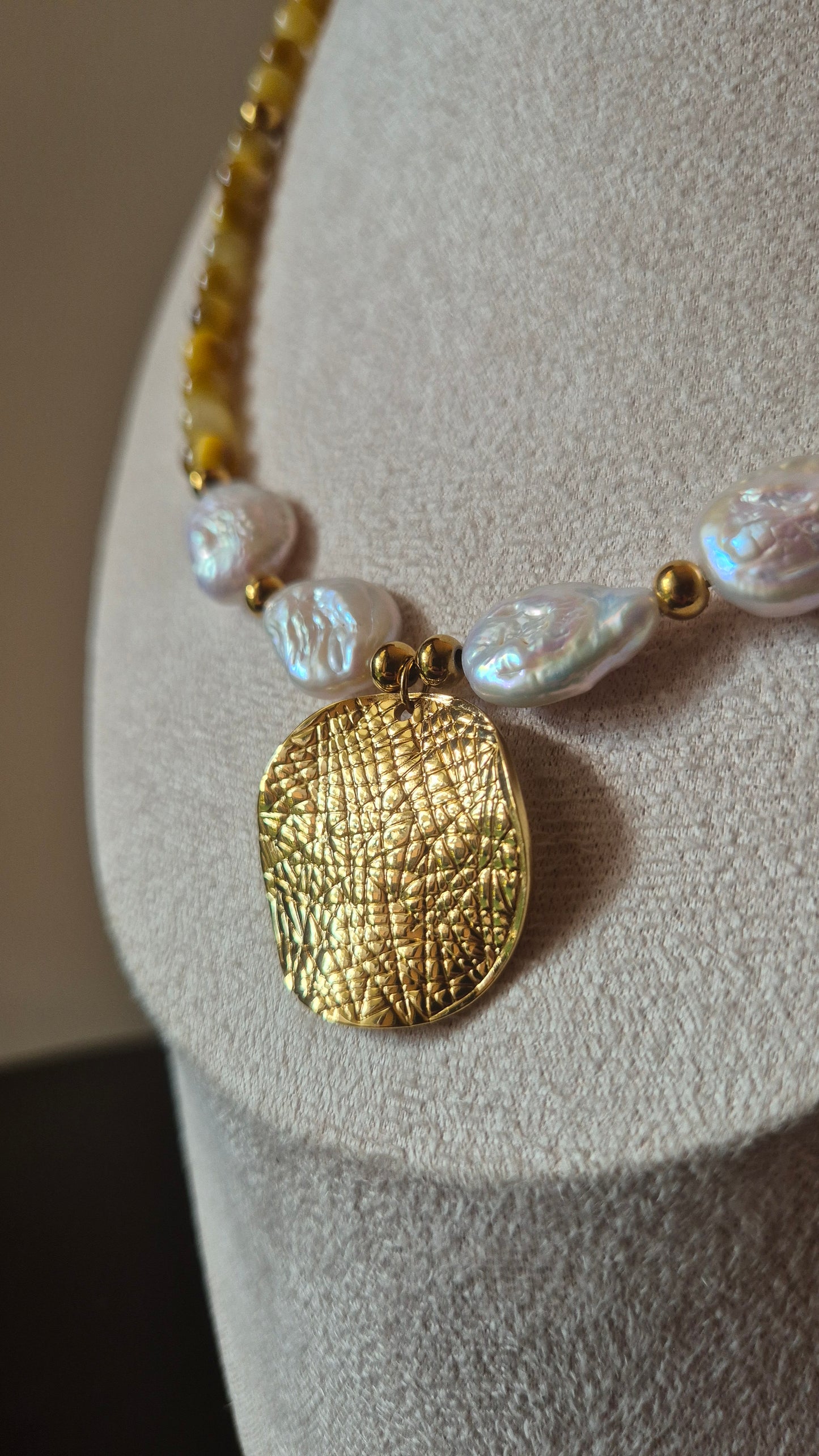 Collier oeil de tigre & perles baroques