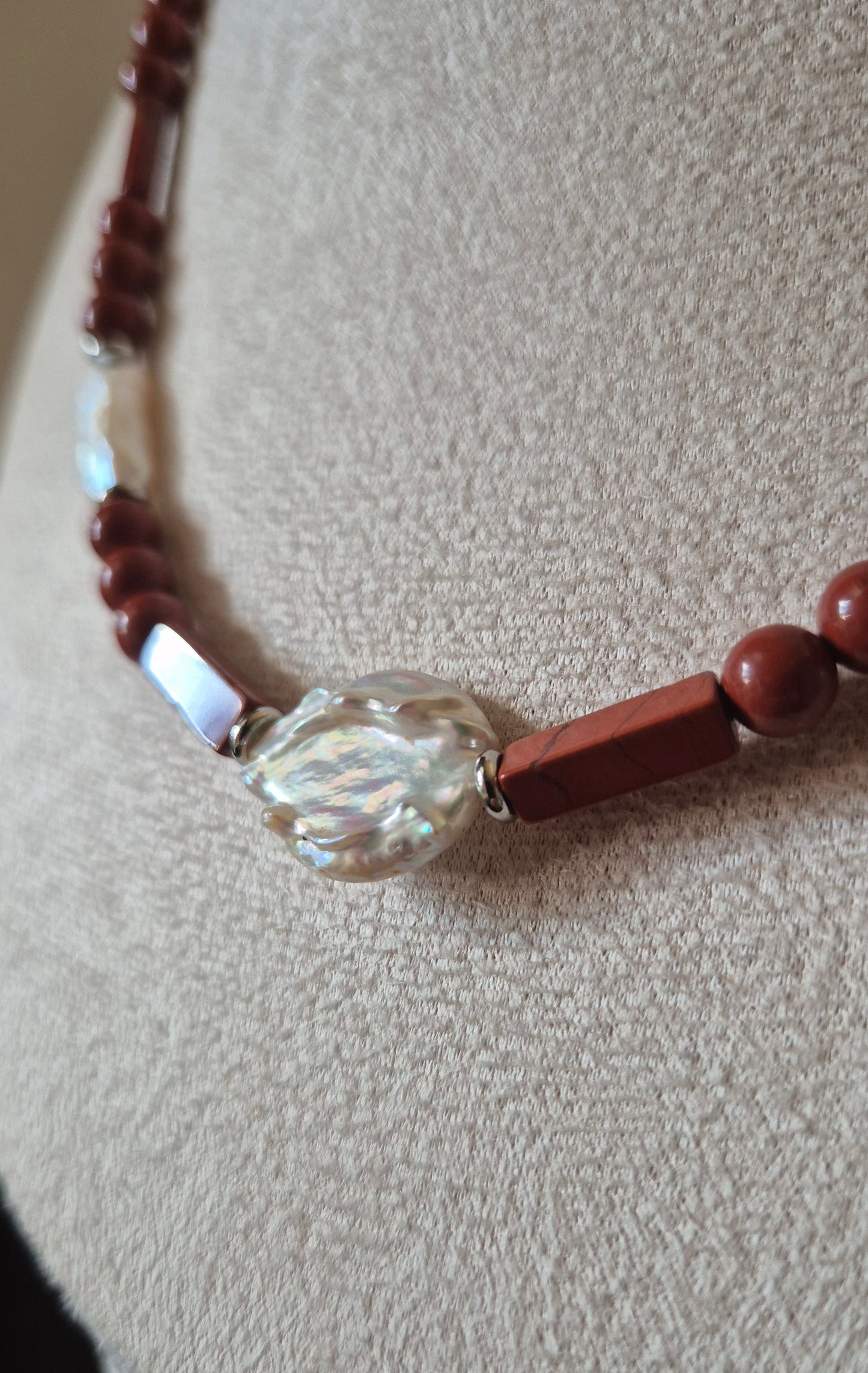 Collier jaspe rouge & perles naturelles