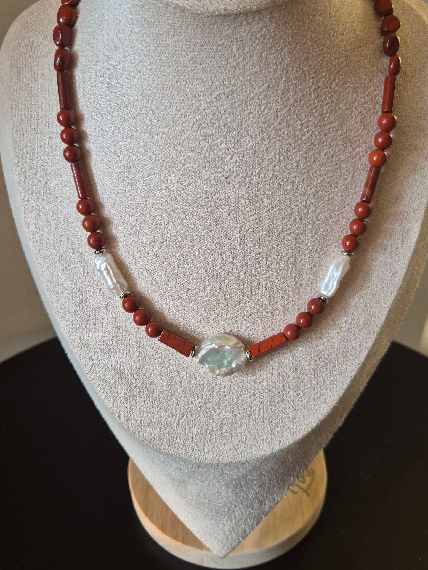 Collier jaspe rouge & perles naturelles