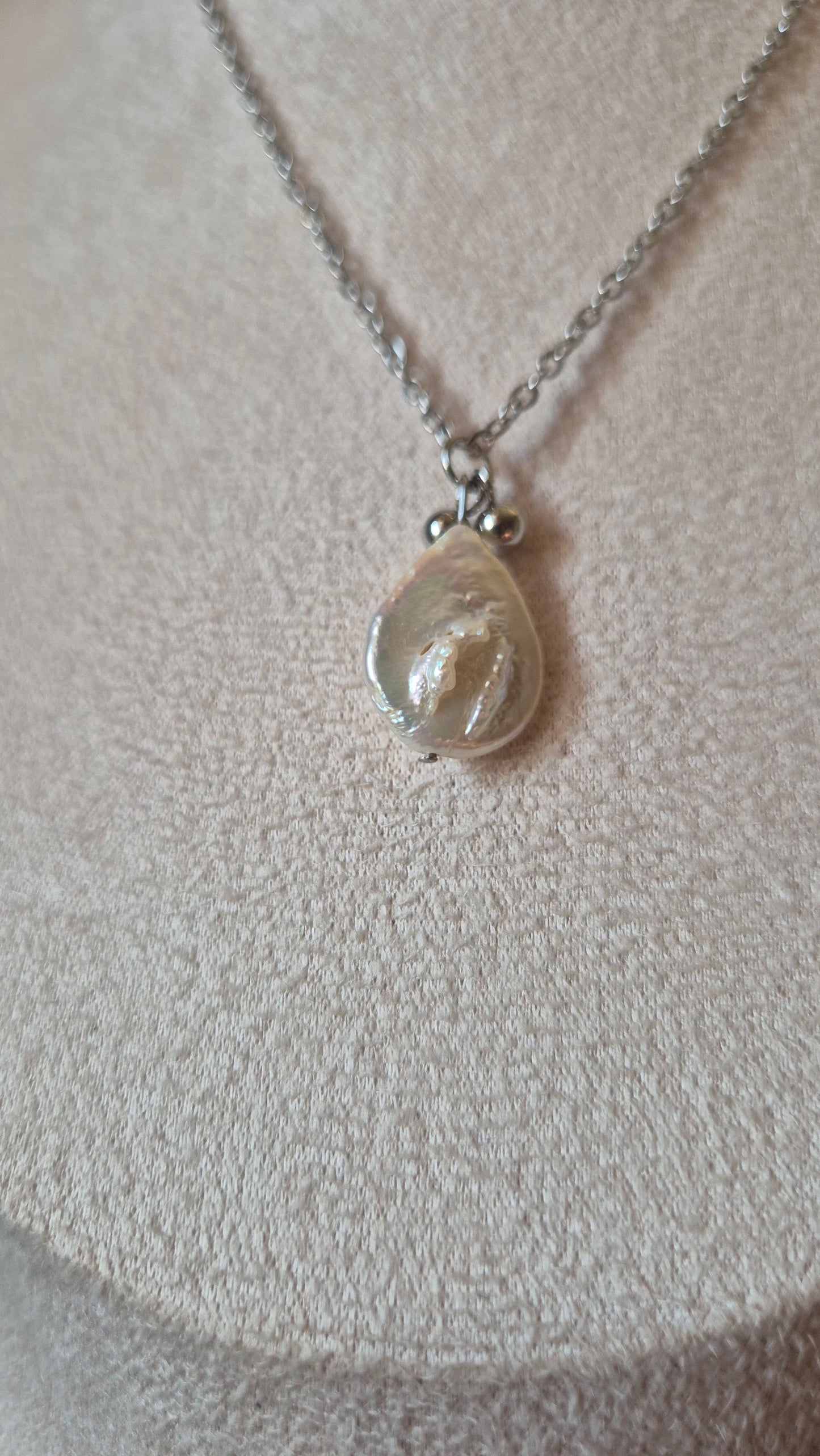 Collier acier & perle baroque