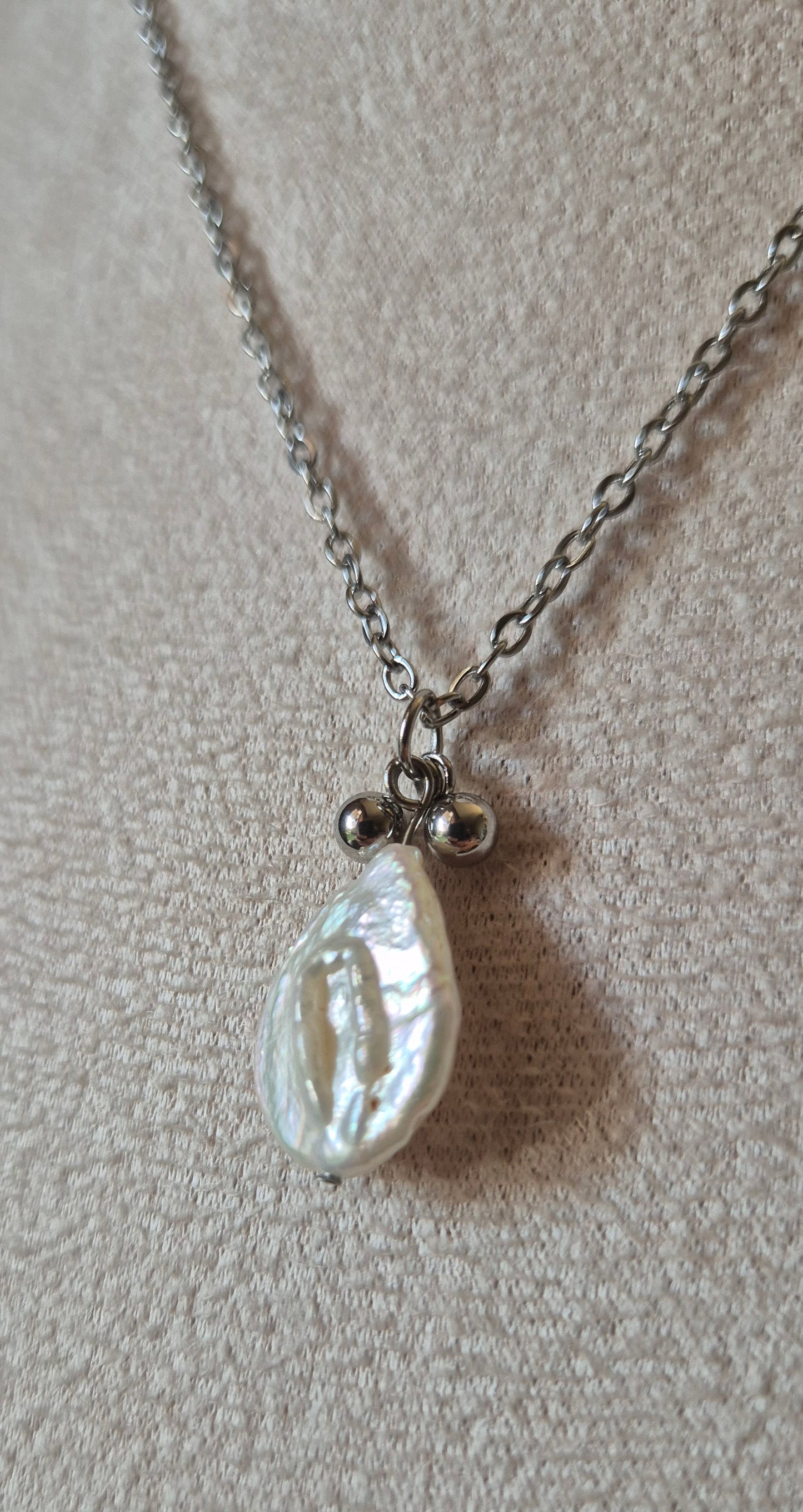 Collier acier & perle baroque